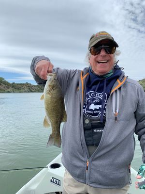 Henry Winkler met een vis