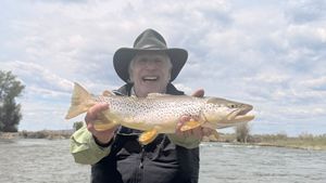 Henry Winkler met een vis
