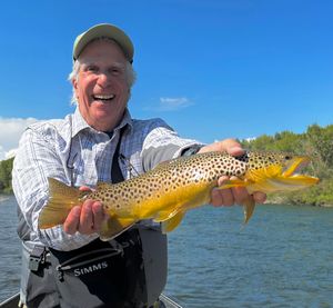 Henry Winkler met een vis