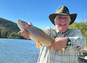 Henry Winkler met een vis
