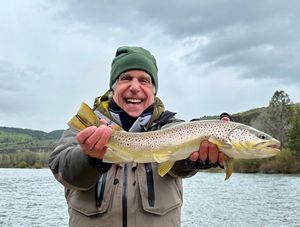 Henry Winkler met een vis